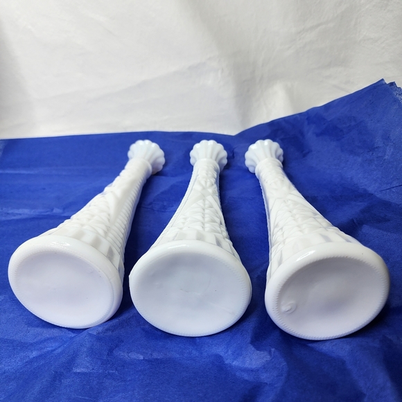 Vintage Milk Glass Bud Vases White Stars and Bars Pattern Set of 3 - Picture 12 of 15